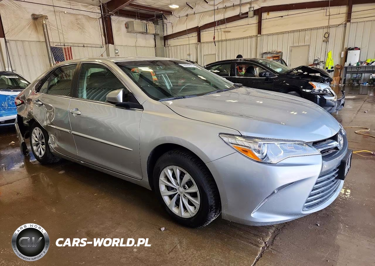 2017 Toyota Camry Le VIN:4T1BF1FK8HU453241 - 4