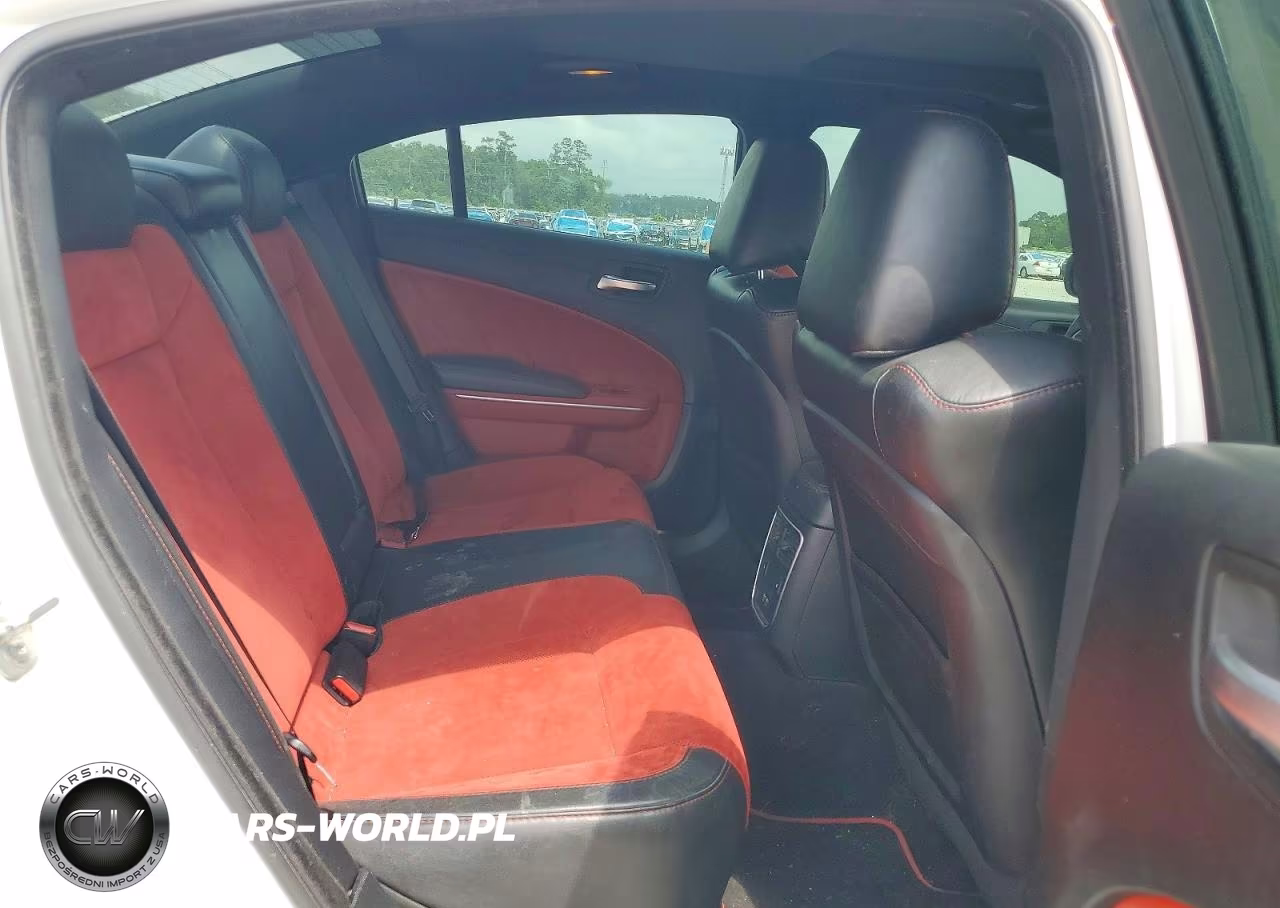 2019 Dodge Charger Scat Pack VIN:2C3CDXGJ6KH742575 - 10
