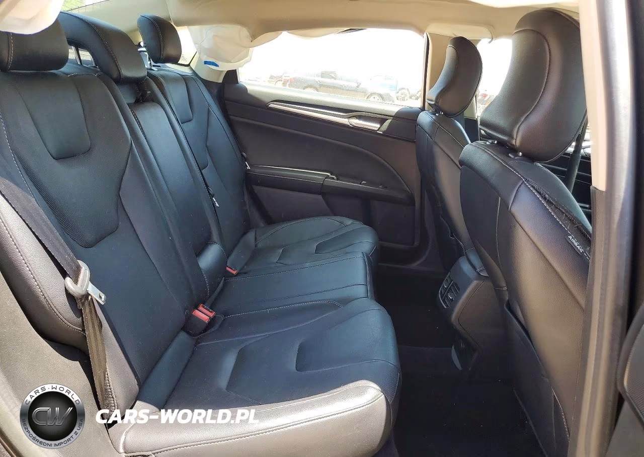 2017 Ford Fusion Titanium VIN:3FA6P0D94HR204879 - 10