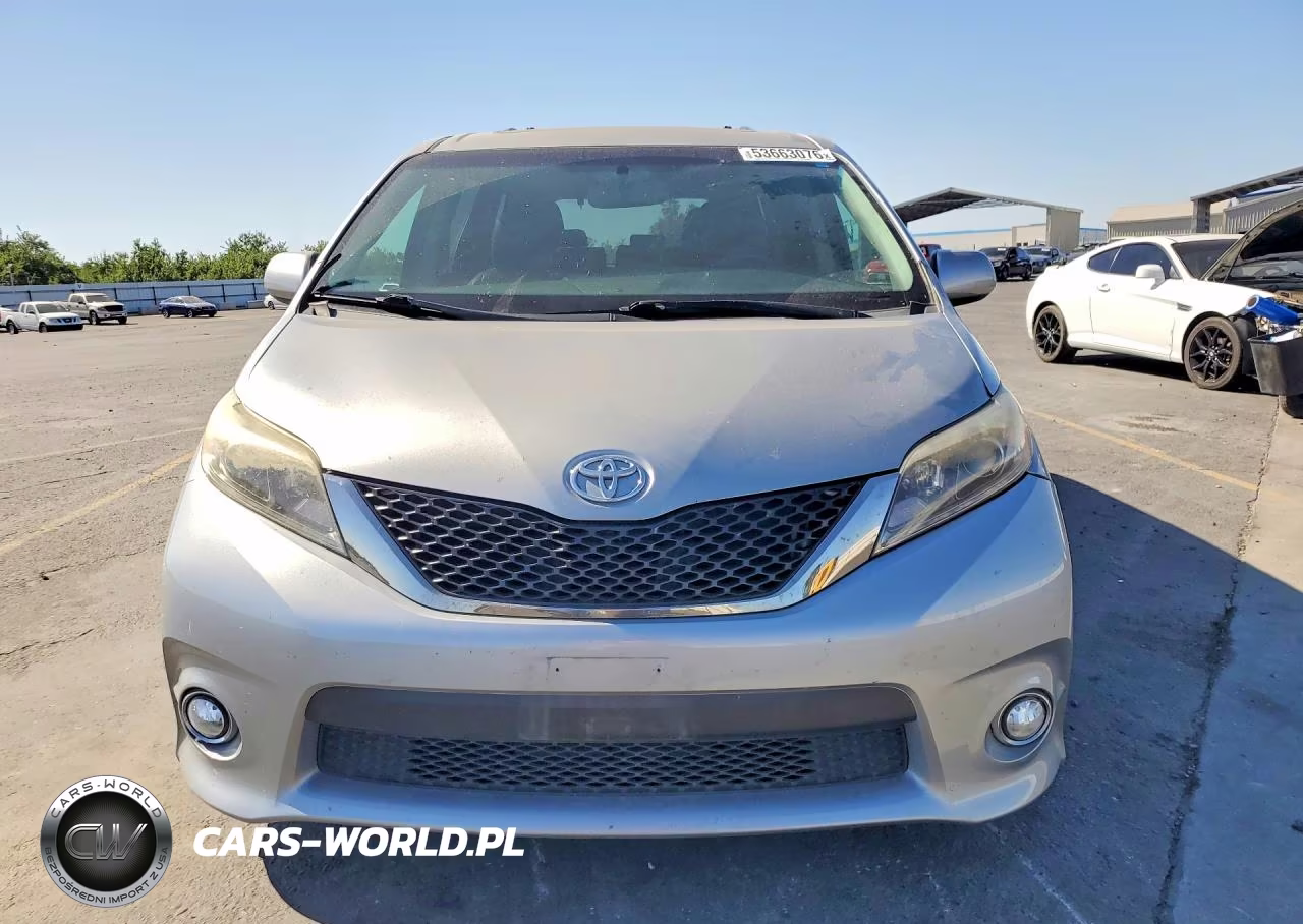 2017 Toyota Sienna Se VIN:5TDXZ3DC1HS853090 - 5