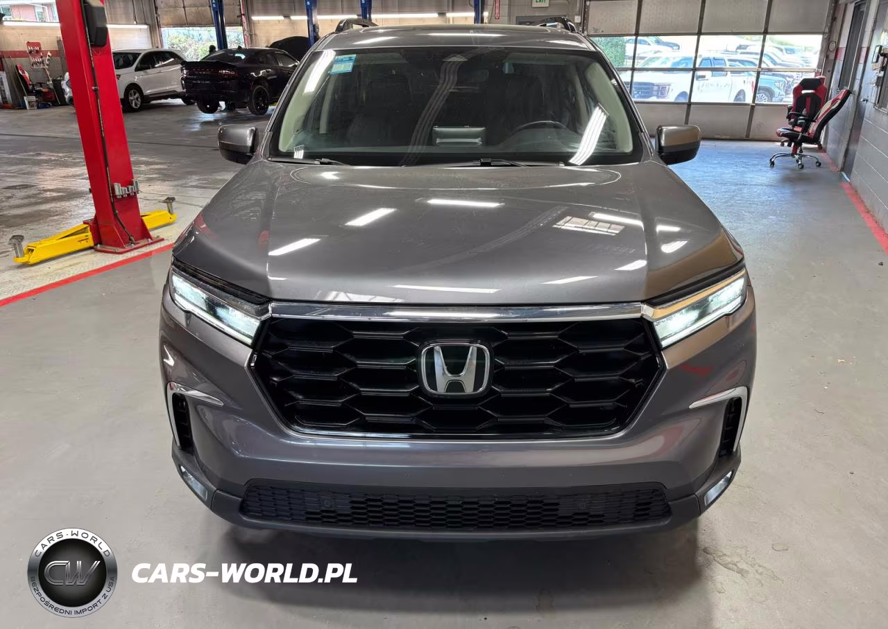 2025 Honda Pilot Touring VIN:5FNYG1H70SB011350 - 12