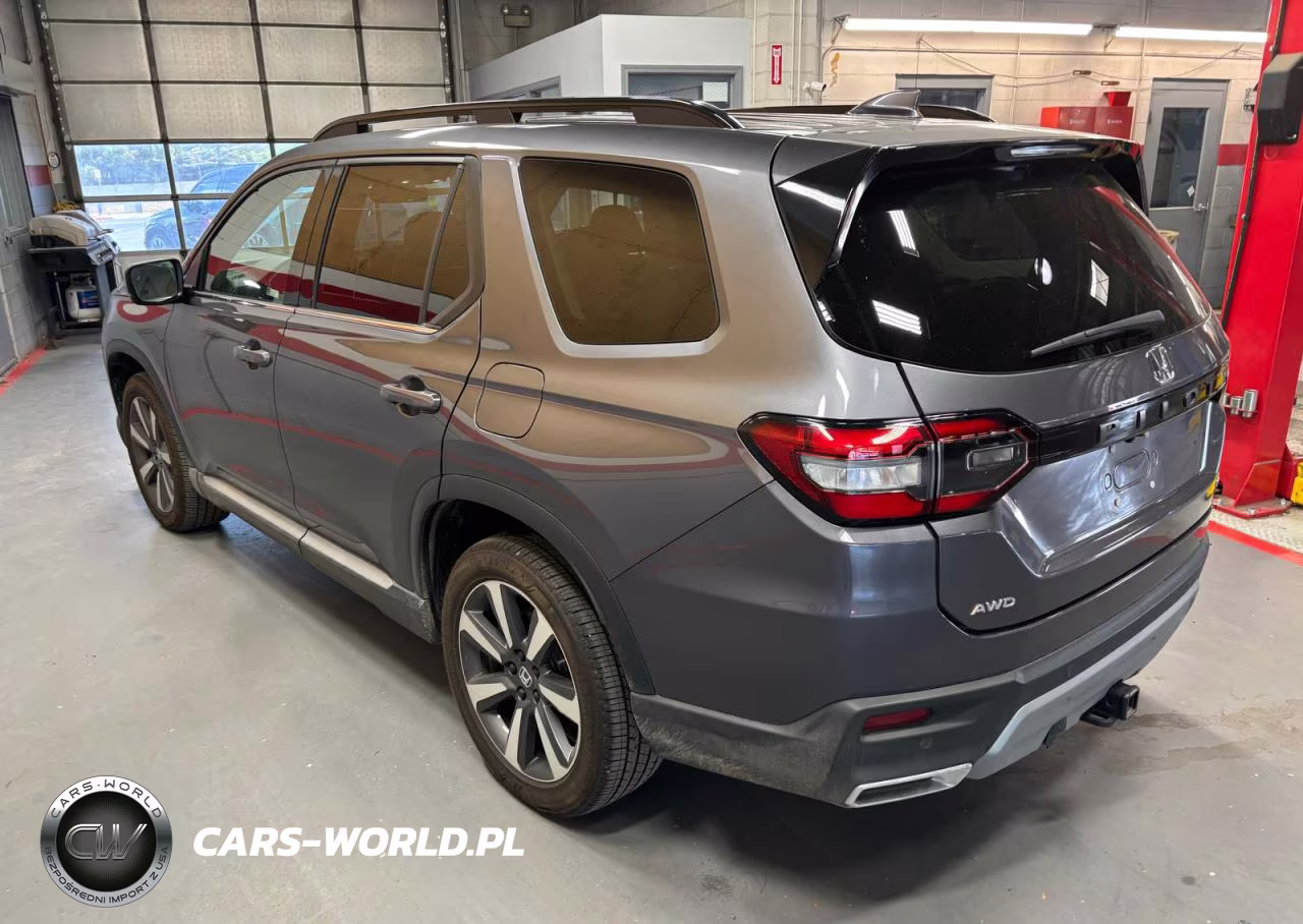 2025 Honda Pilot Touring VIN:5FNYG1H70SB011350 - 3