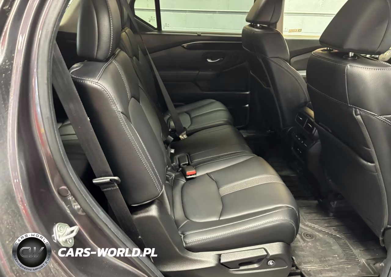 2025 Honda Pilot Touring VIN:5FNYG1H70SB011350 - 6