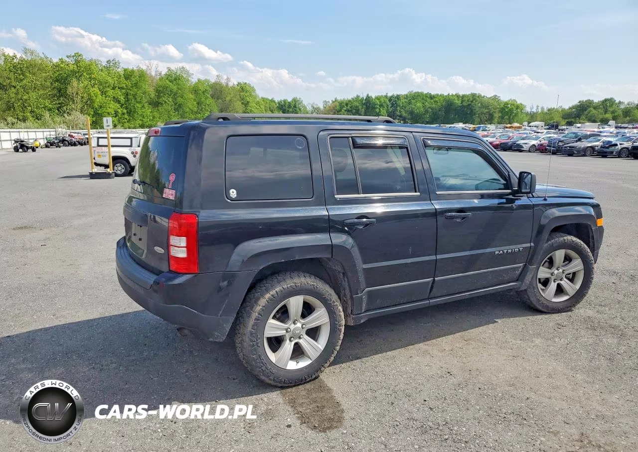 2012 Jeep Patriot Latitude VIN:1C4NJRFBXCD556281 - 3