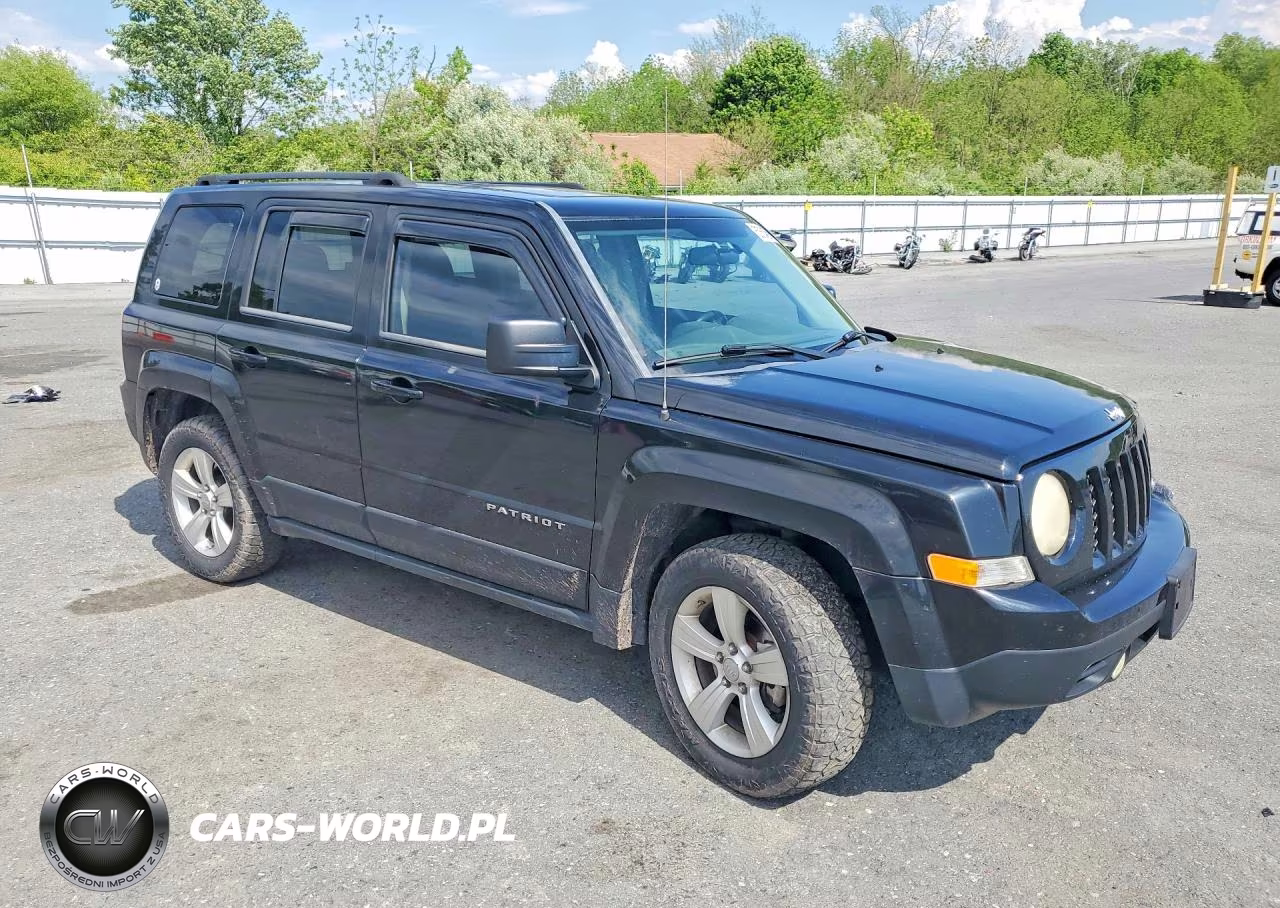 2012 Jeep Patriot Latitude VIN:1C4NJRFBXCD556281 - 4