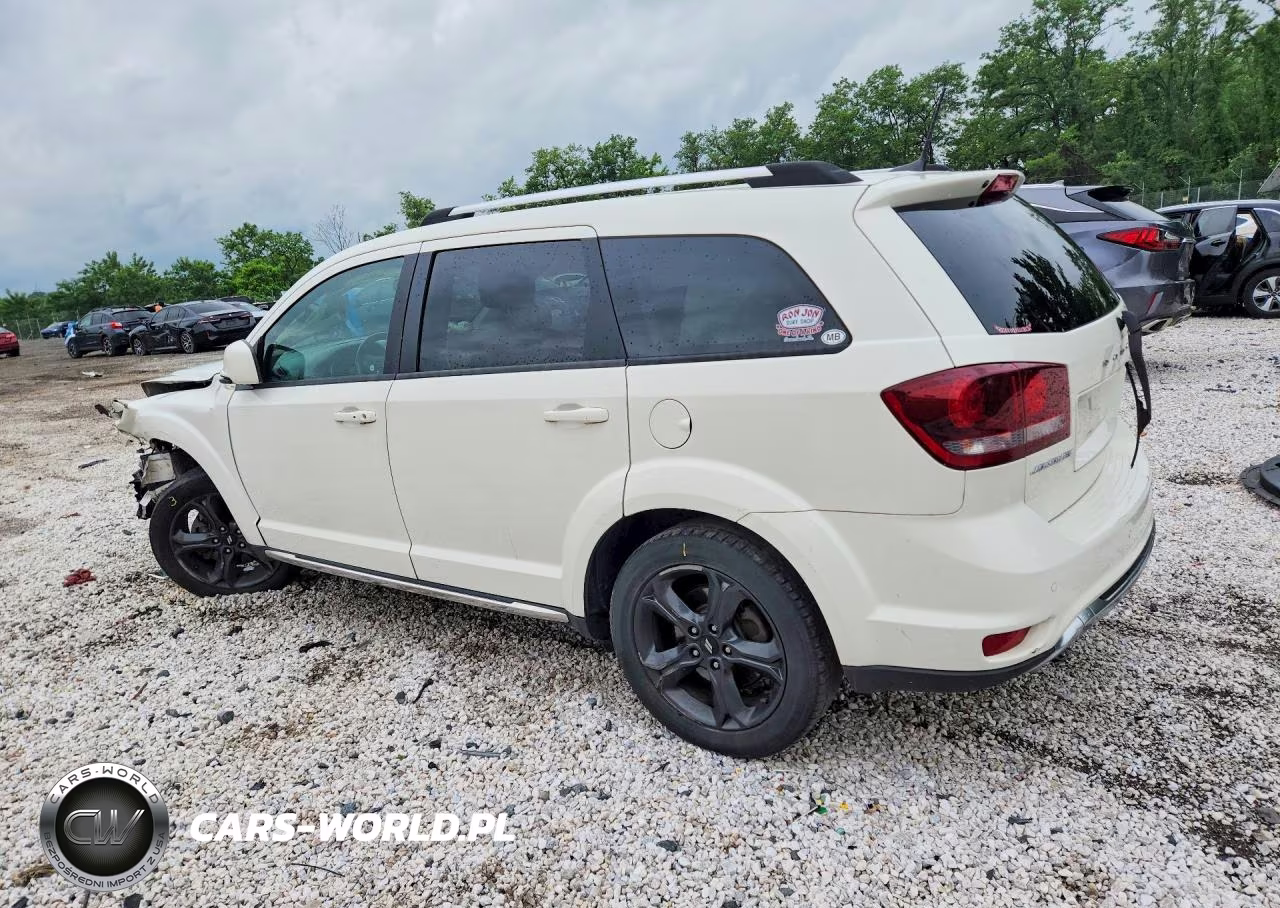 2018 Dodge Journey Crossroad VIN:3C4PDCGG3JT504876 - 2