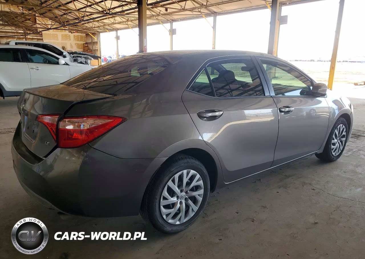 2019 Toyota Corolla Le VIN:2T1BURHE4KC230358 - 3