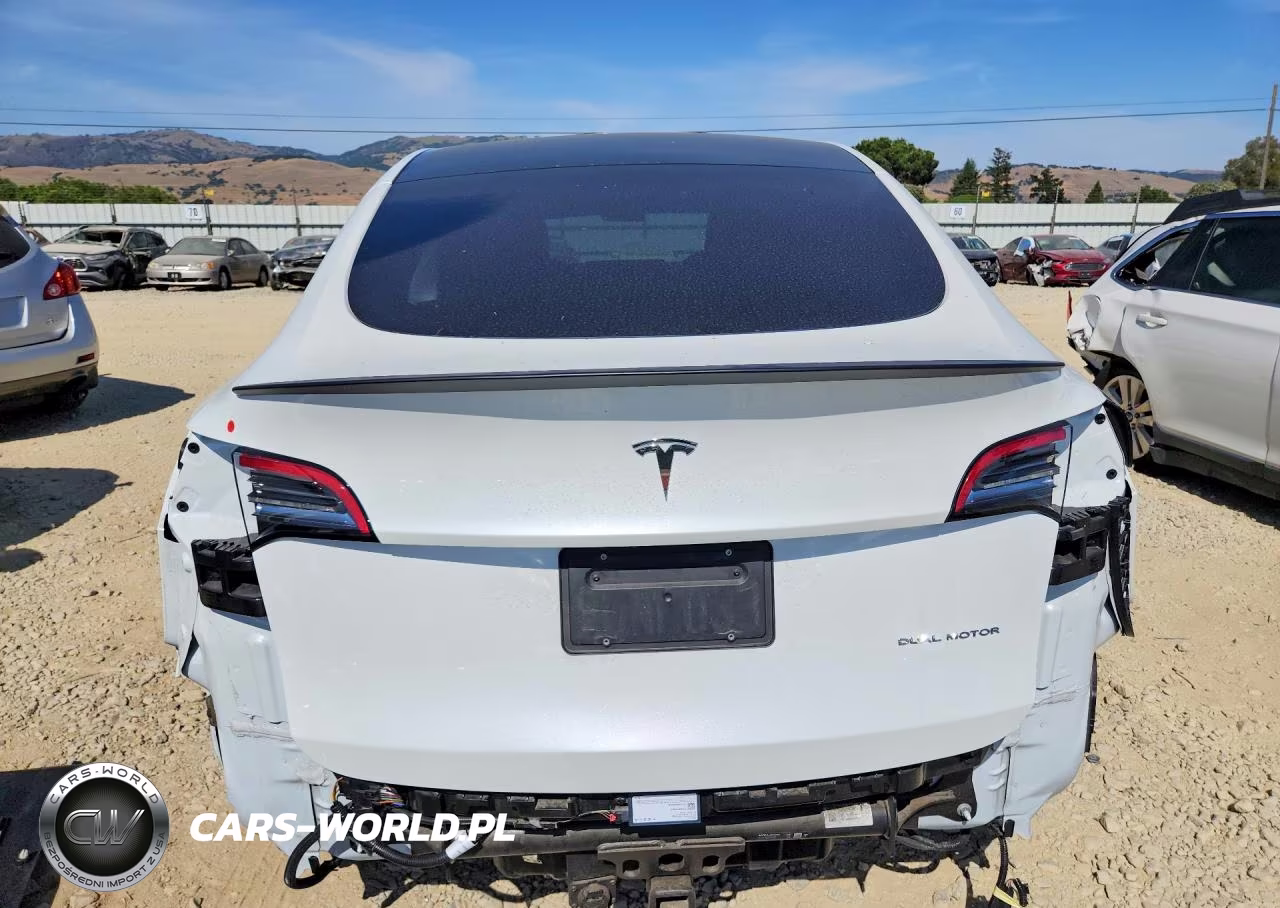 2020 Tesla Model Y VIN:5YJYGDEE3LF040377 - 6