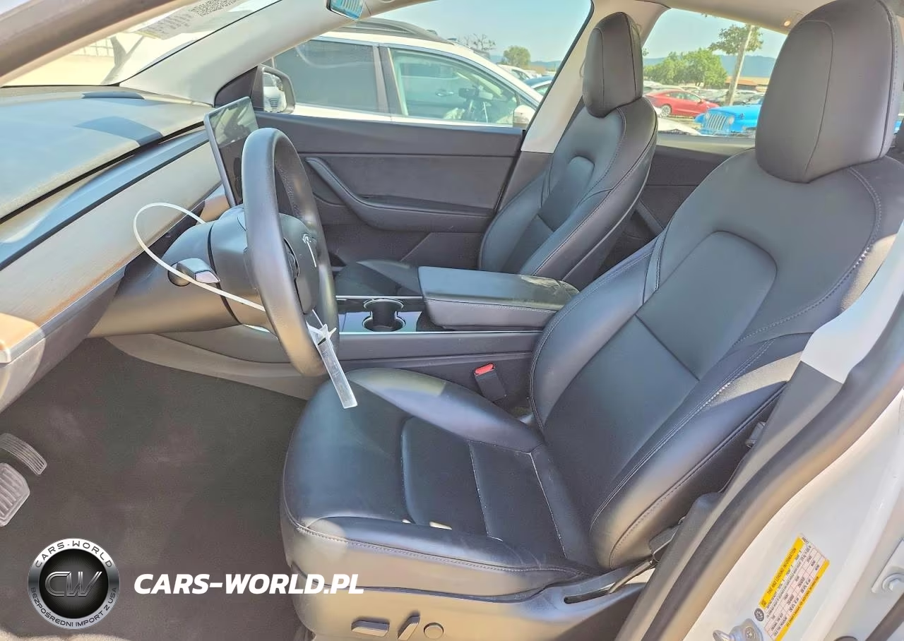 2020 Tesla Model Y VIN:5YJYGDEE3LF040377 - 7