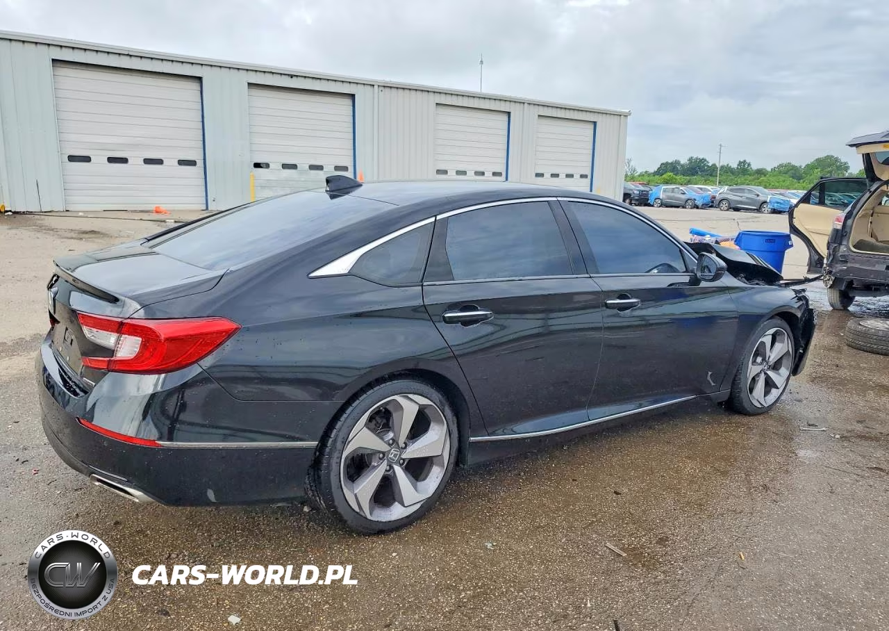 2018 Honda Accord Touring VIN:1HGCV1F94JA122609 - 3