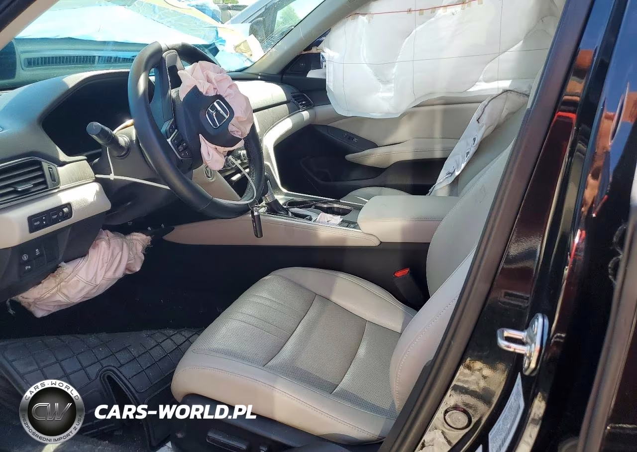 2018 Honda Accord Touring VIN:1HGCV1F94JA122609 - 7