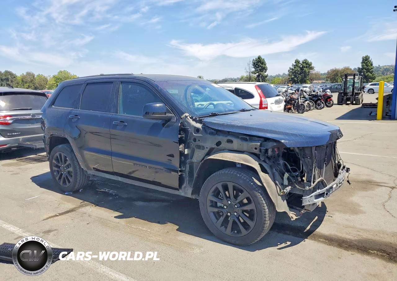 2017 Jeep Grand Cherokee Laredo VIN:1C4RJEAG1HC816741 - 4