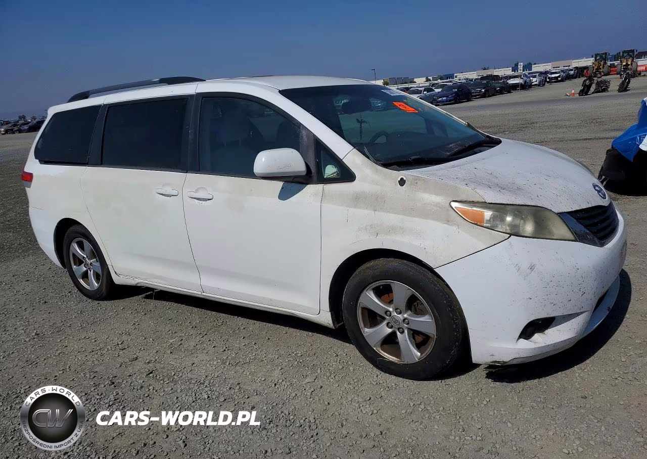 2013 Toyota Sienna Le VIN:5TDKK3DC9DS316024 - 4
