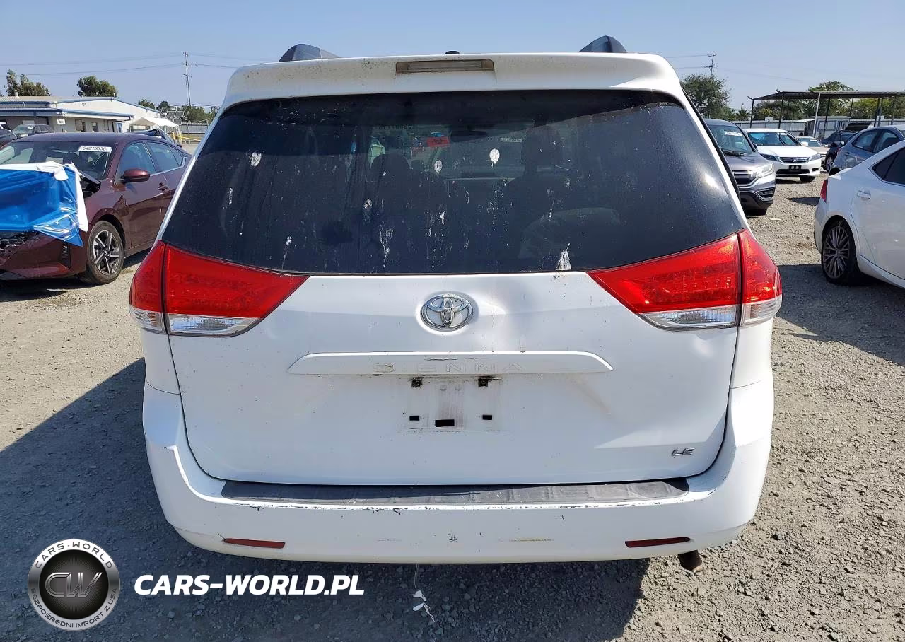 2013 Toyota Sienna Le VIN:5TDKK3DC9DS316024 - 6