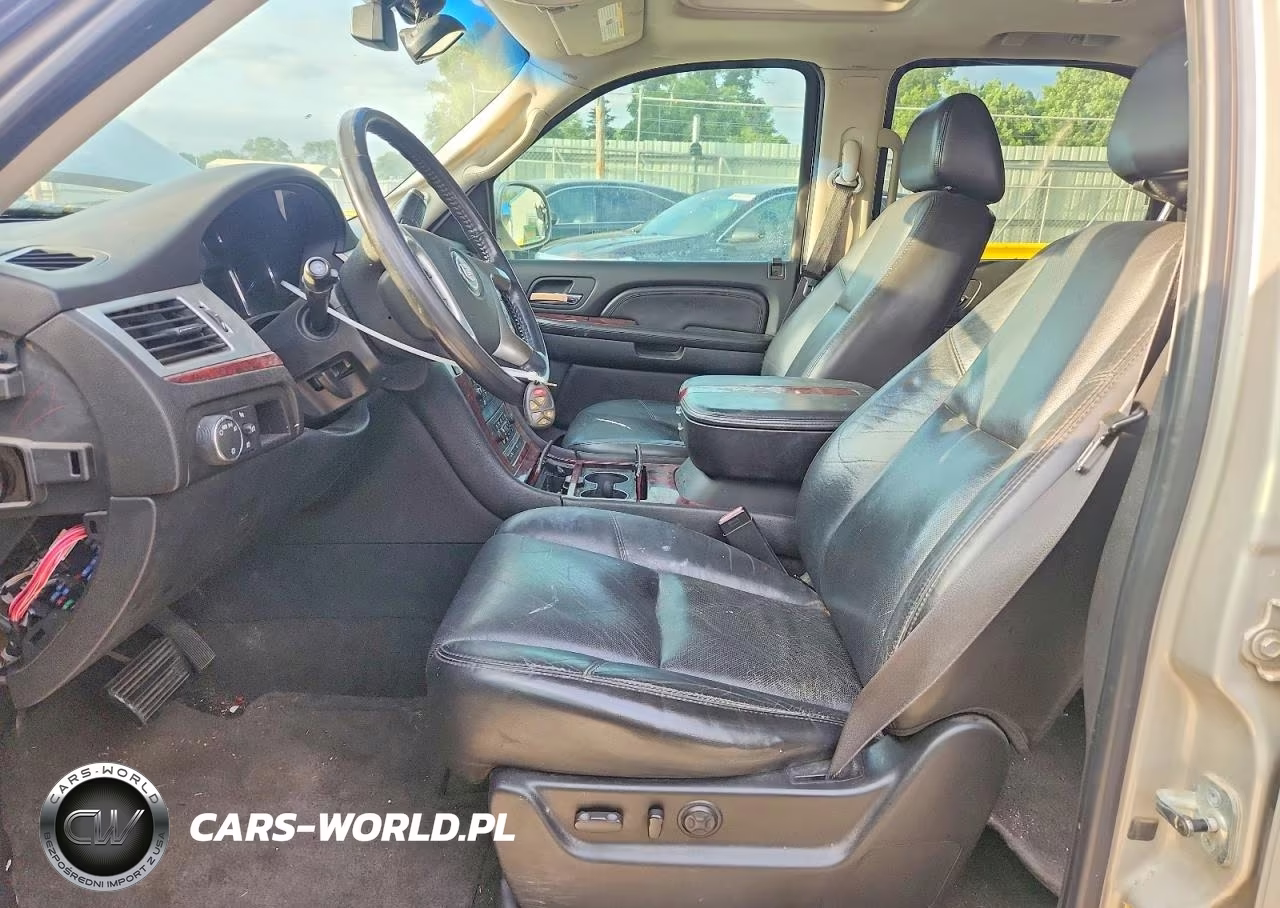 2007 Cadillac Escalade Luxury VIN:1GYFK63877R195510 - 7