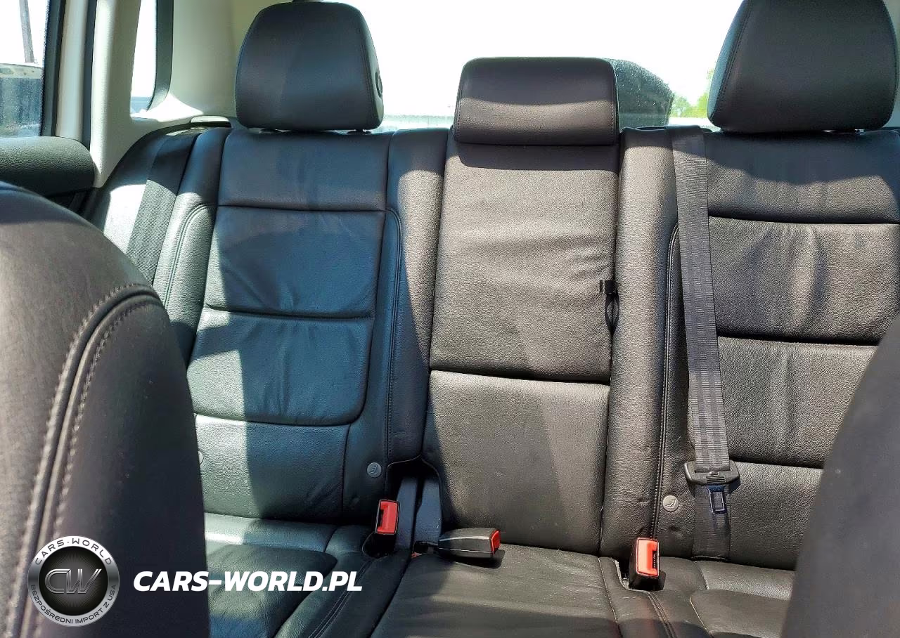 2017 Volkswagen Tiguan Sport VIN:WVGUV7AX6HW507206 - 10