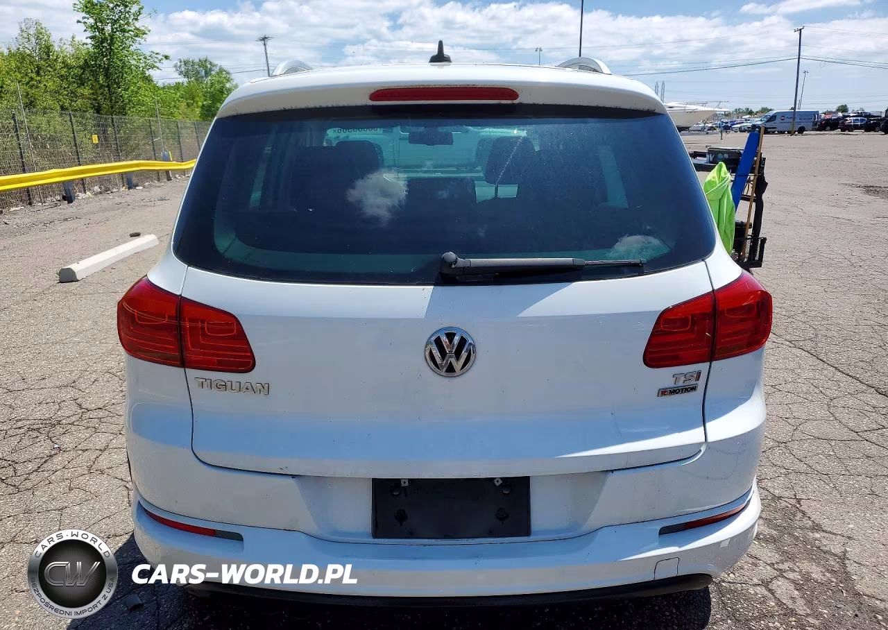 2017 Volkswagen Tiguan Sport VIN:WVGUV7AX6HW507206 - 6
