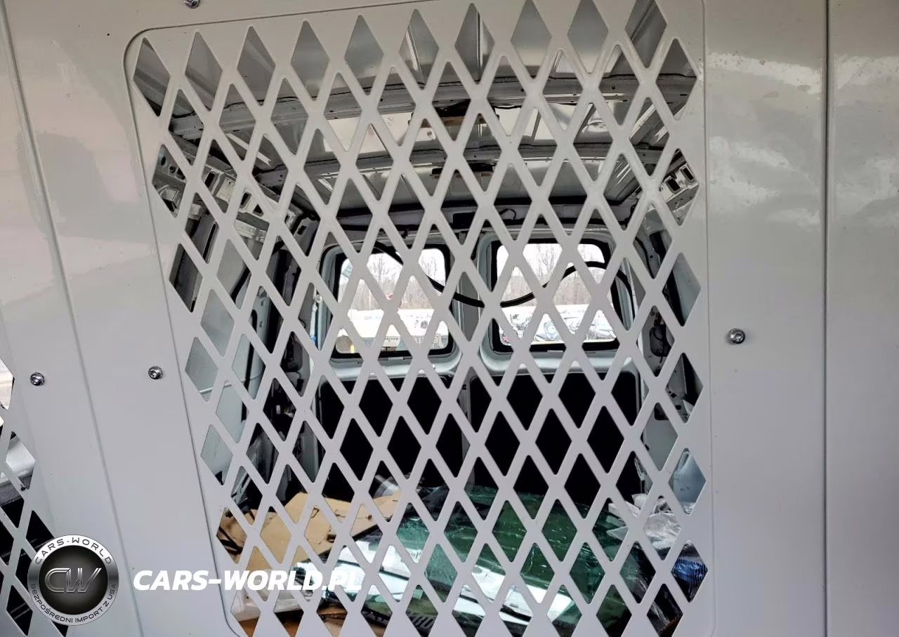 2024 Chev Express G2500 VIN:1GCWGAFPXR1217207 - 10