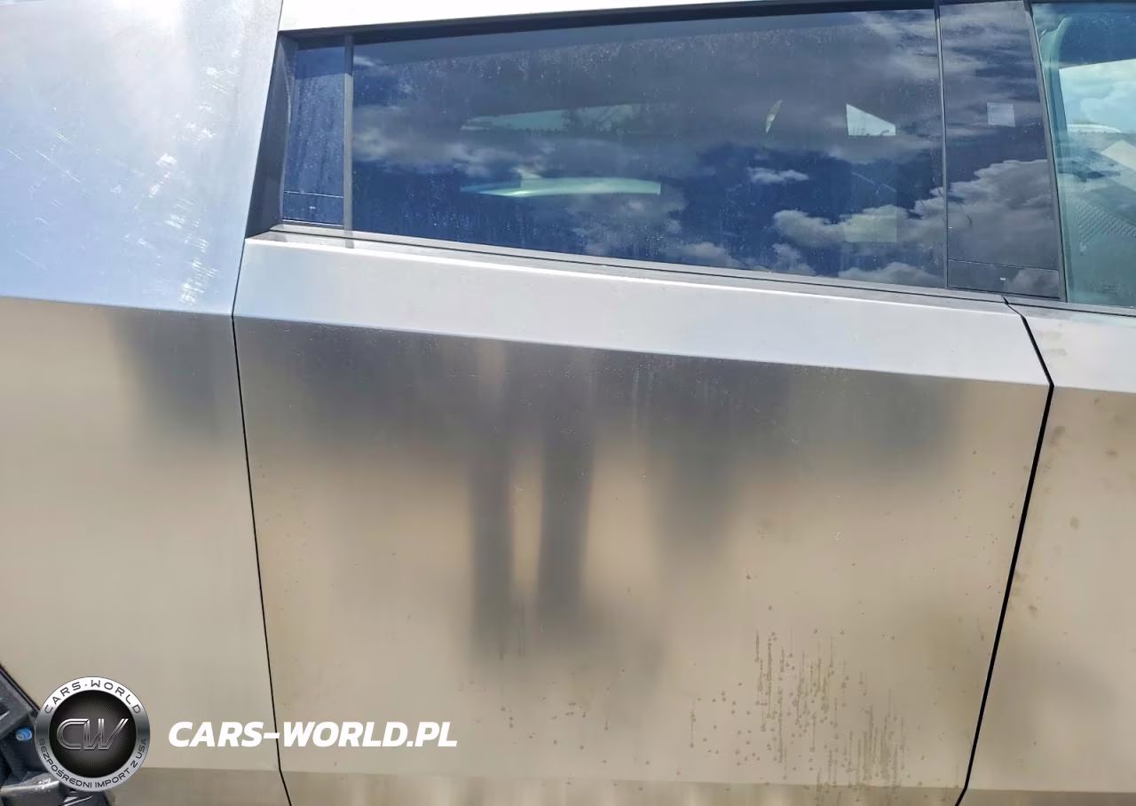 2025 Tesla Cybertruck VIN:7G2CEHED5SA075011 - 10