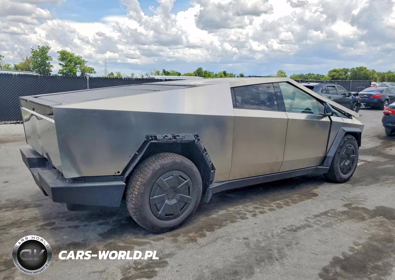 2025 Tesla Cybertruck VIN:7G2CEHED5SA075011 - 3