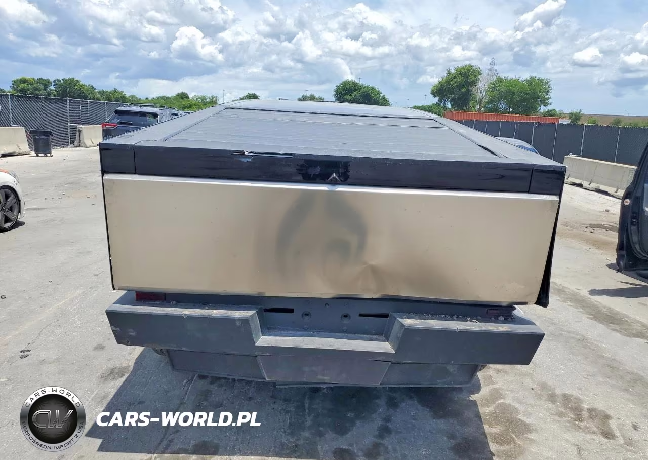 2025 Tesla Cybertruck VIN:7G2CEHED5SA075011 - 6