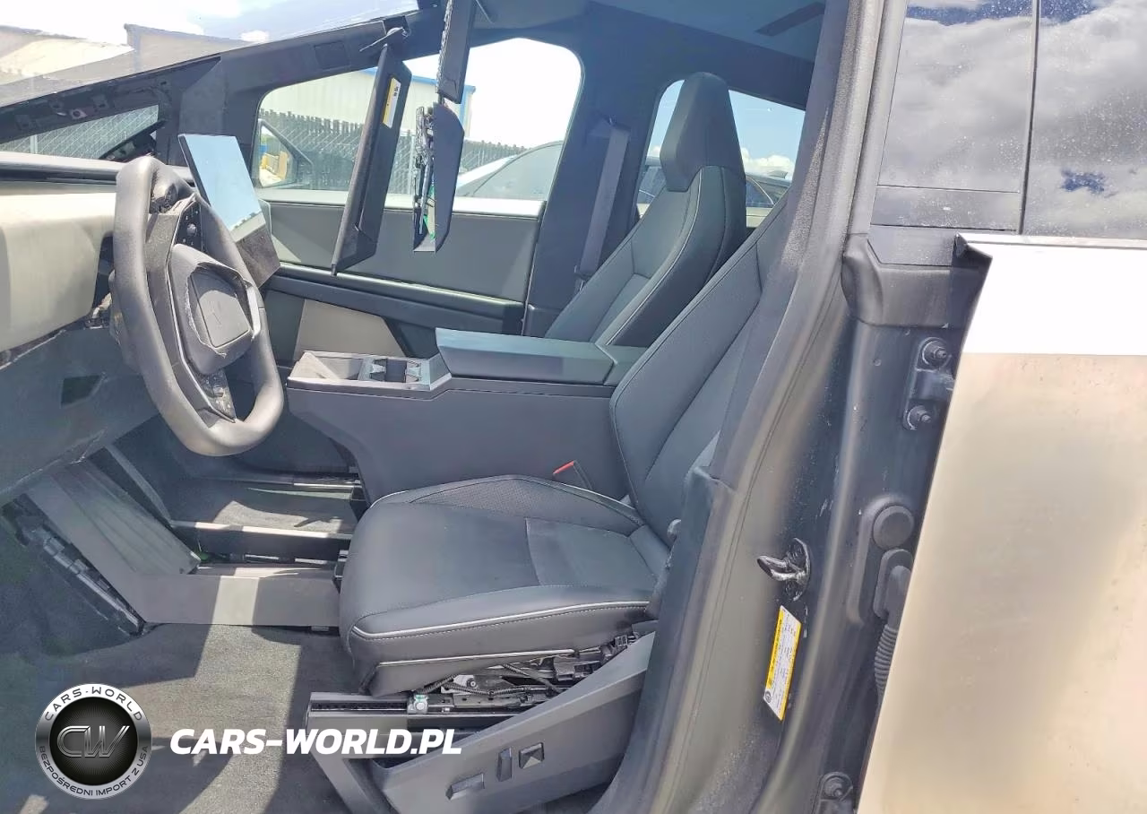 2025 Tesla Cybertruck VIN:7G2CEHED5SA075011 - 7
