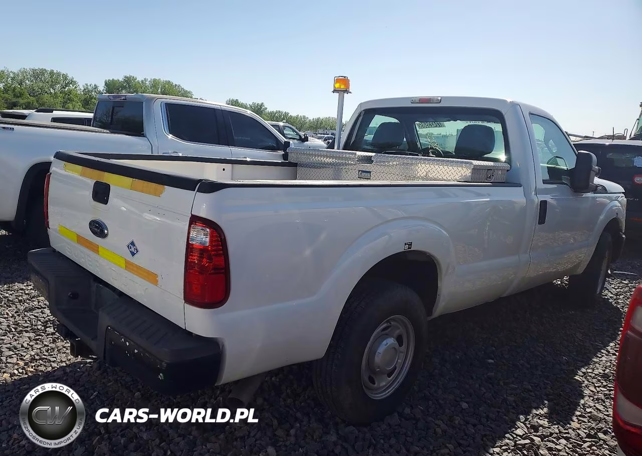2013 Ford F250 Super Duty VIN:1FTBF2A64DEB82252 - 3
