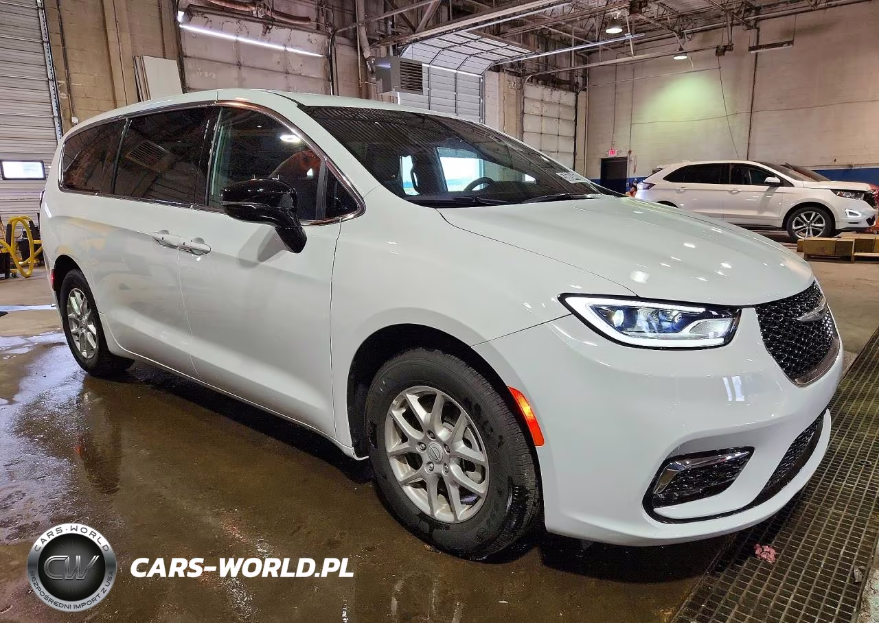 2026 Chrysler Pacifica Select VIN:2C4RC1BG7TR260596 - 4