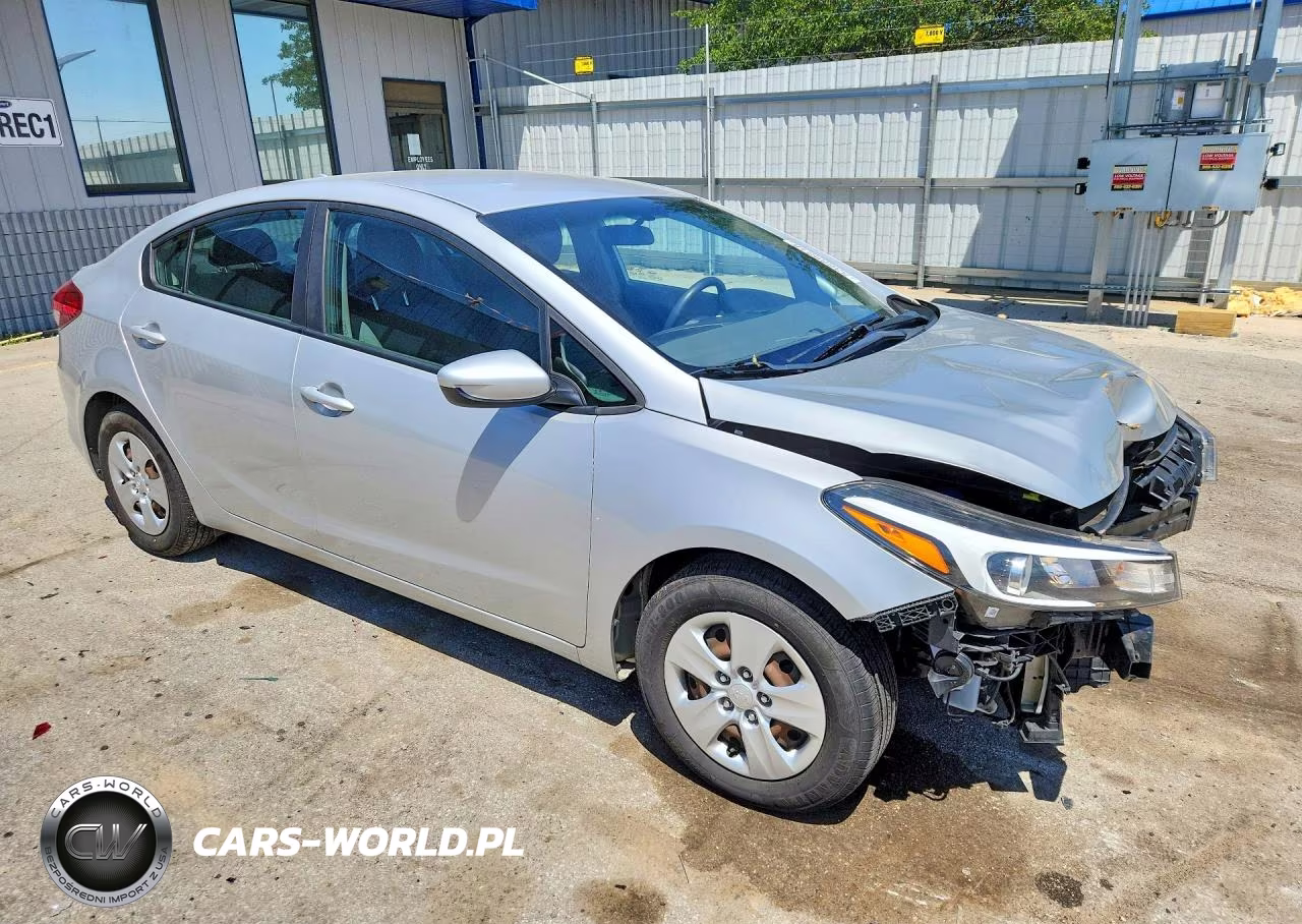 2017 Kia Forte Lx VIN:3KPFK4A79HE133589 - 4