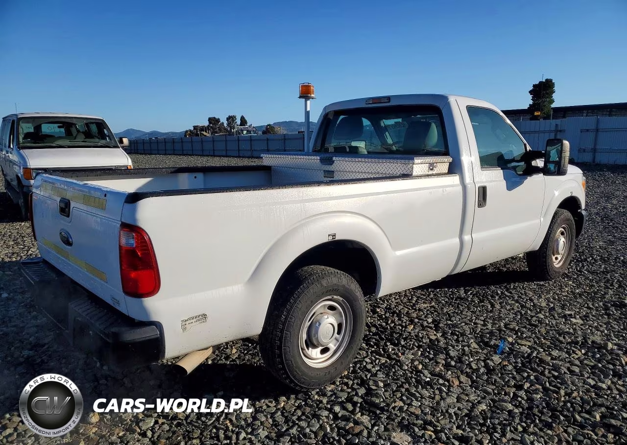 2013 Ford F250 Super Duty VIN:1FTBF2A67DEB81922 - 3