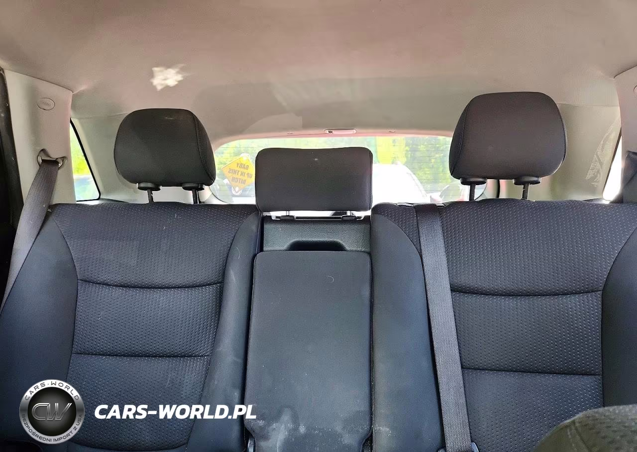 2011 Kia Sorento Lx VIN:5XYKT3A12BG097689 - 10