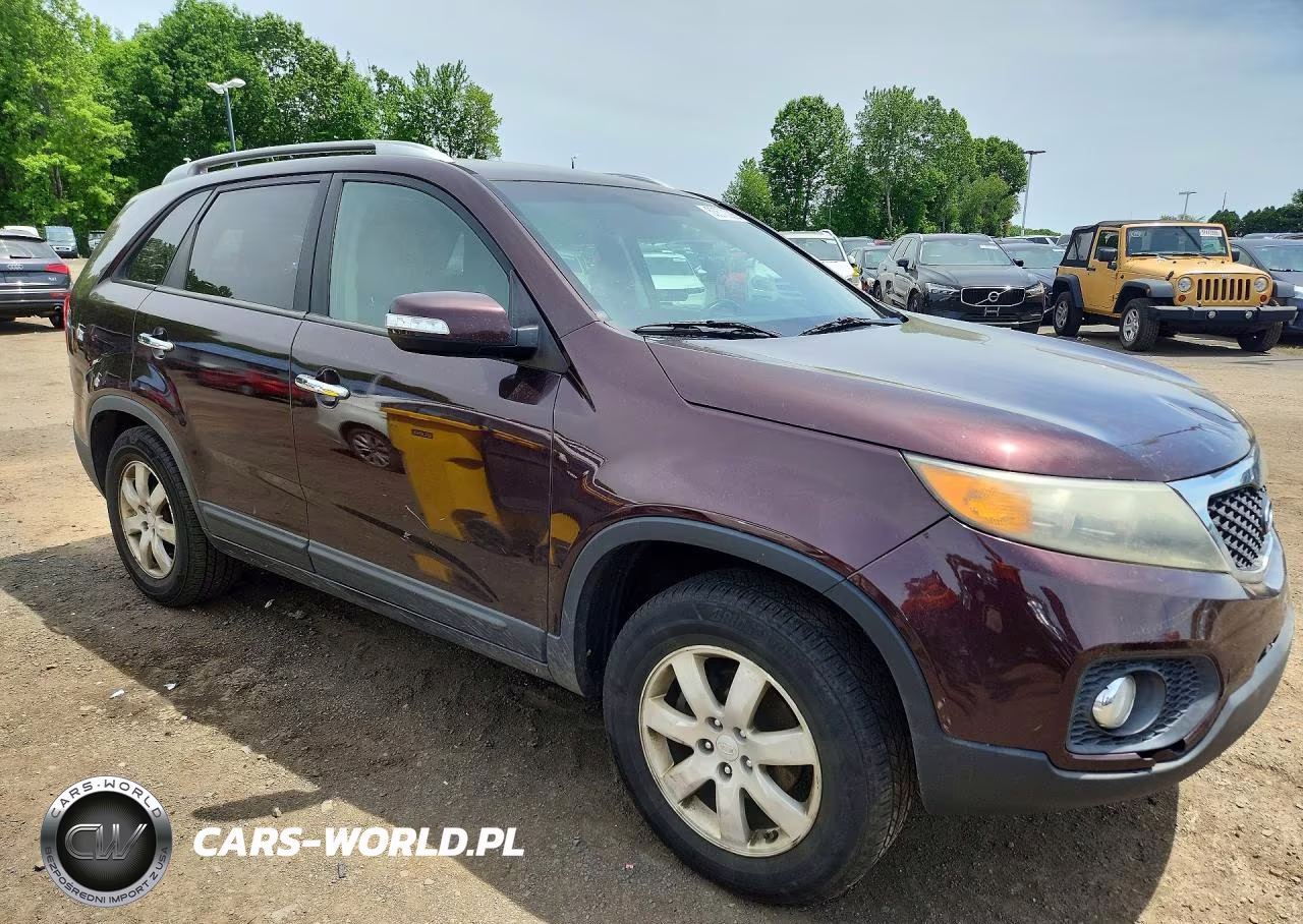 2011 Kia Sorento Lx VIN:5XYKT3A12BG097689 - 4