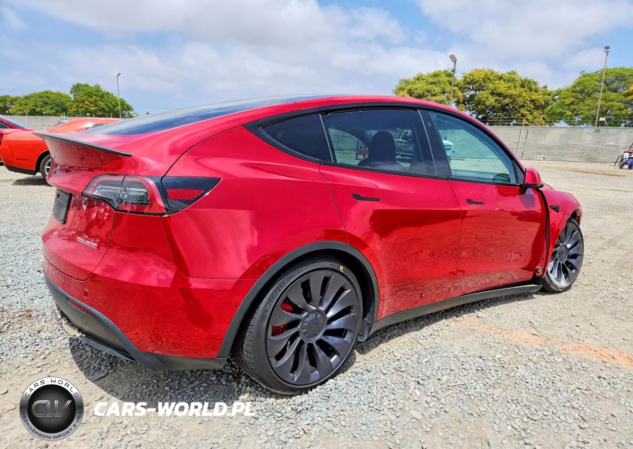 2023 Tesla Model Y VIN:7SAYGDEF8PF740378 - 3