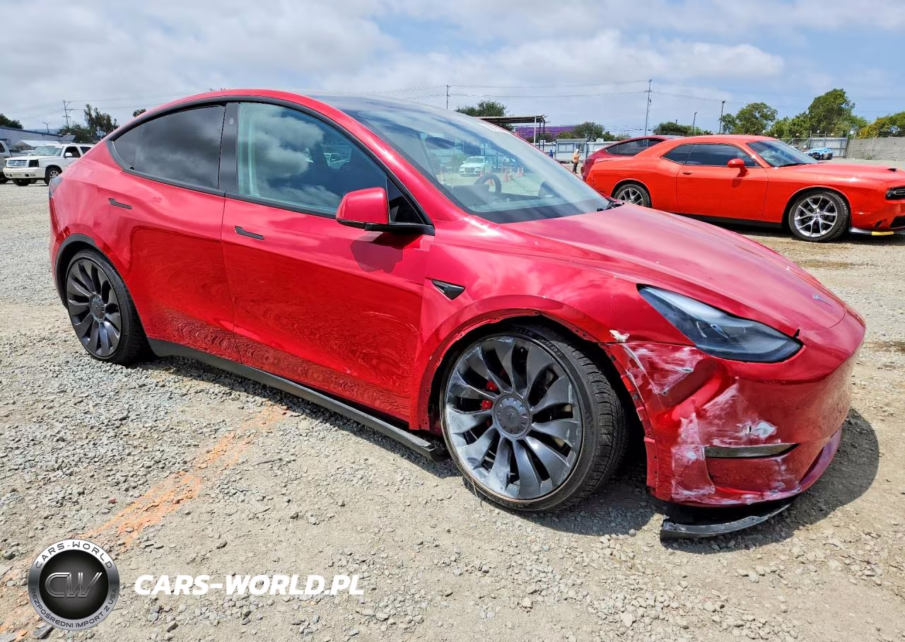 2023 Tesla Model Y VIN:7SAYGDEF8PF740378 - 4