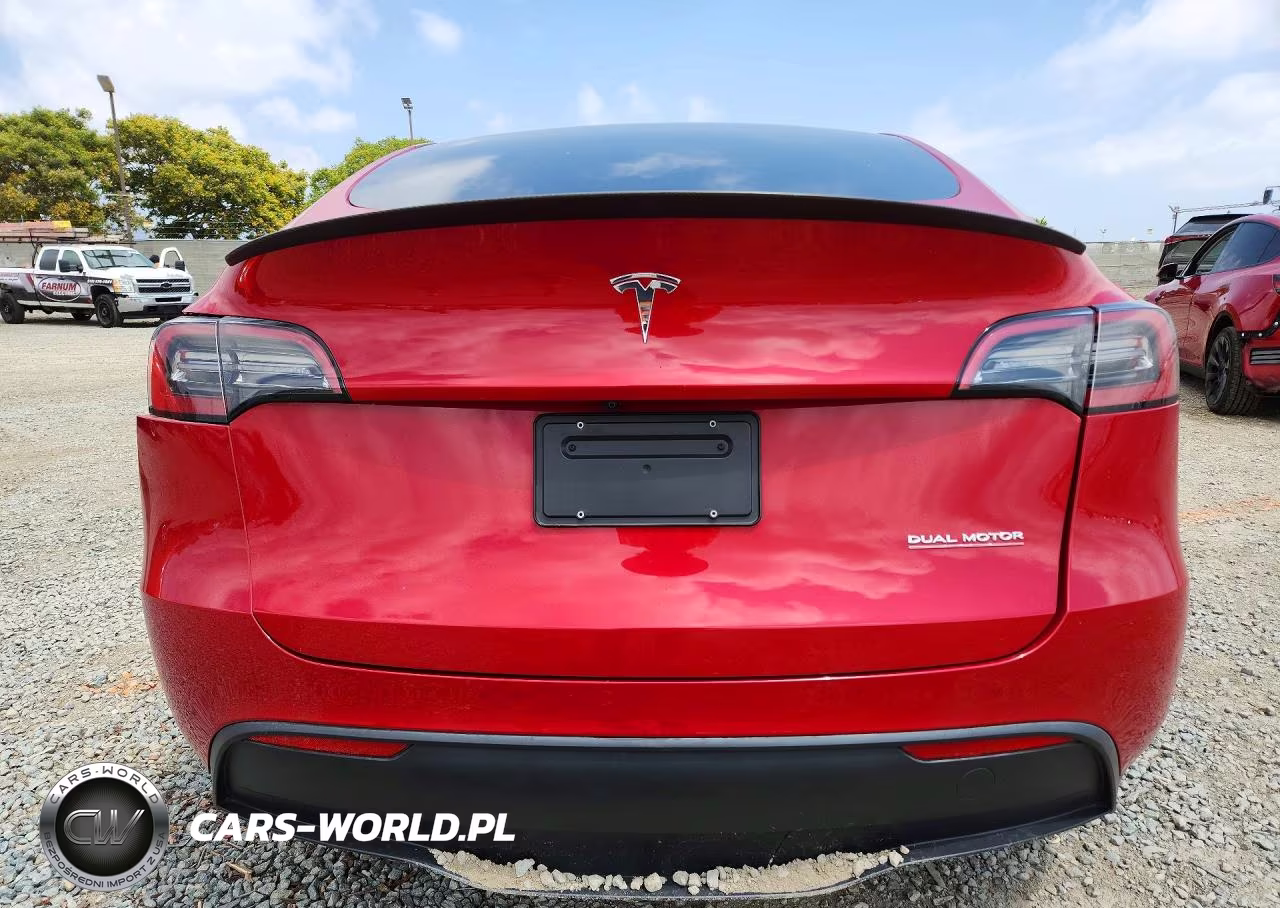 2023 Tesla Model Y VIN:7SAYGDEF8PF740378 - 6