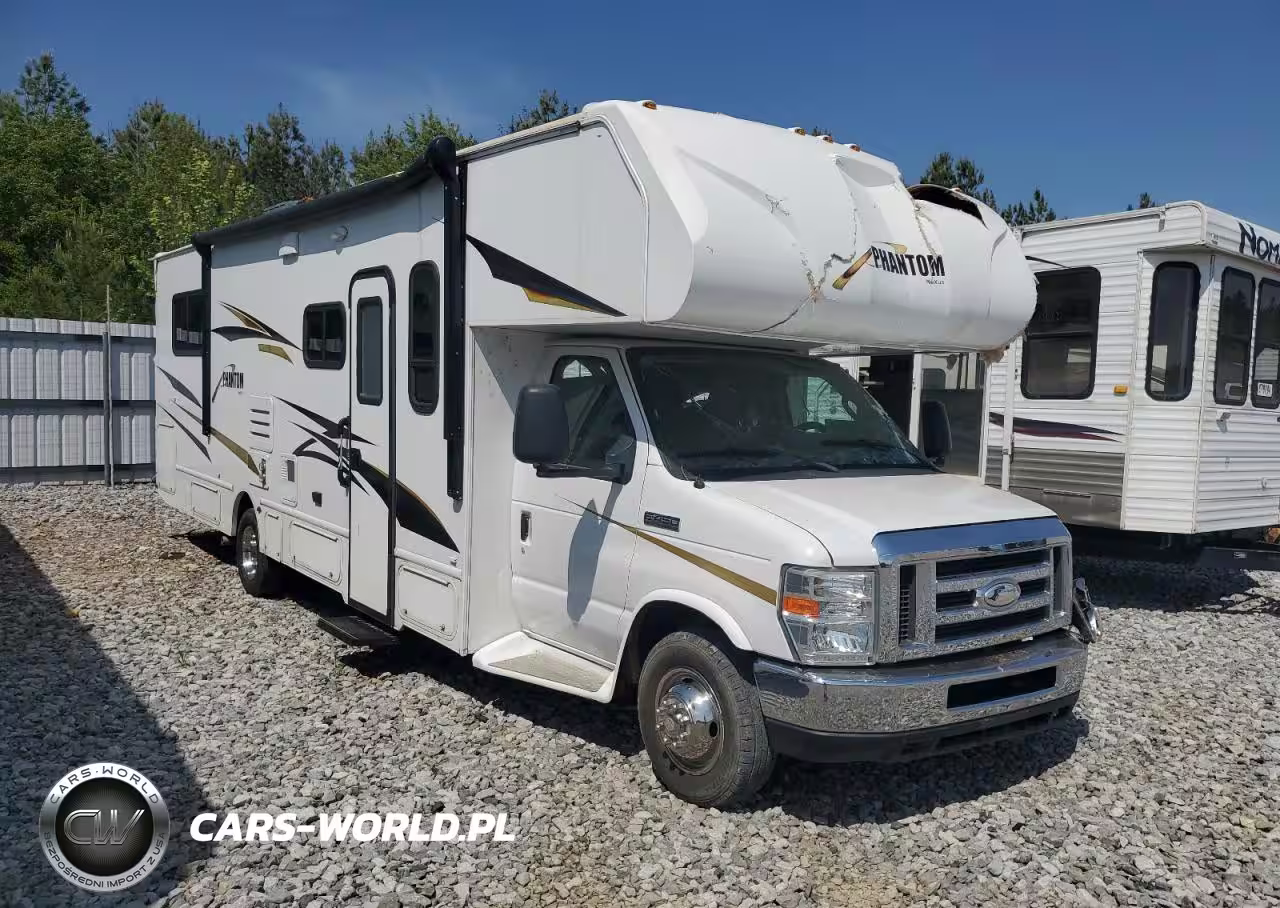 2014 Ford Econoline E450 Super Duty Cutaway Van