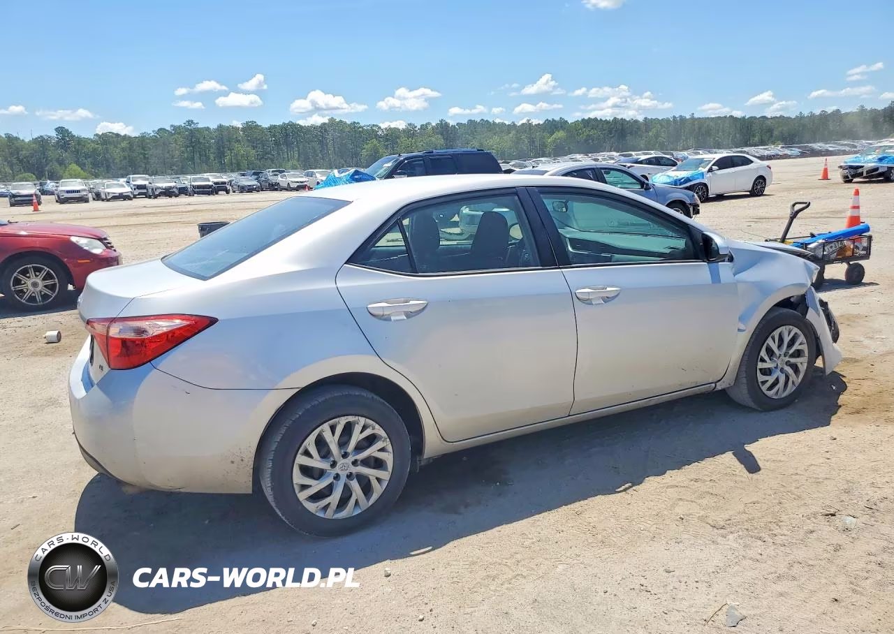 2019 Toyota Corolla Le VIN:5YFBURHE1KP866560 - 3