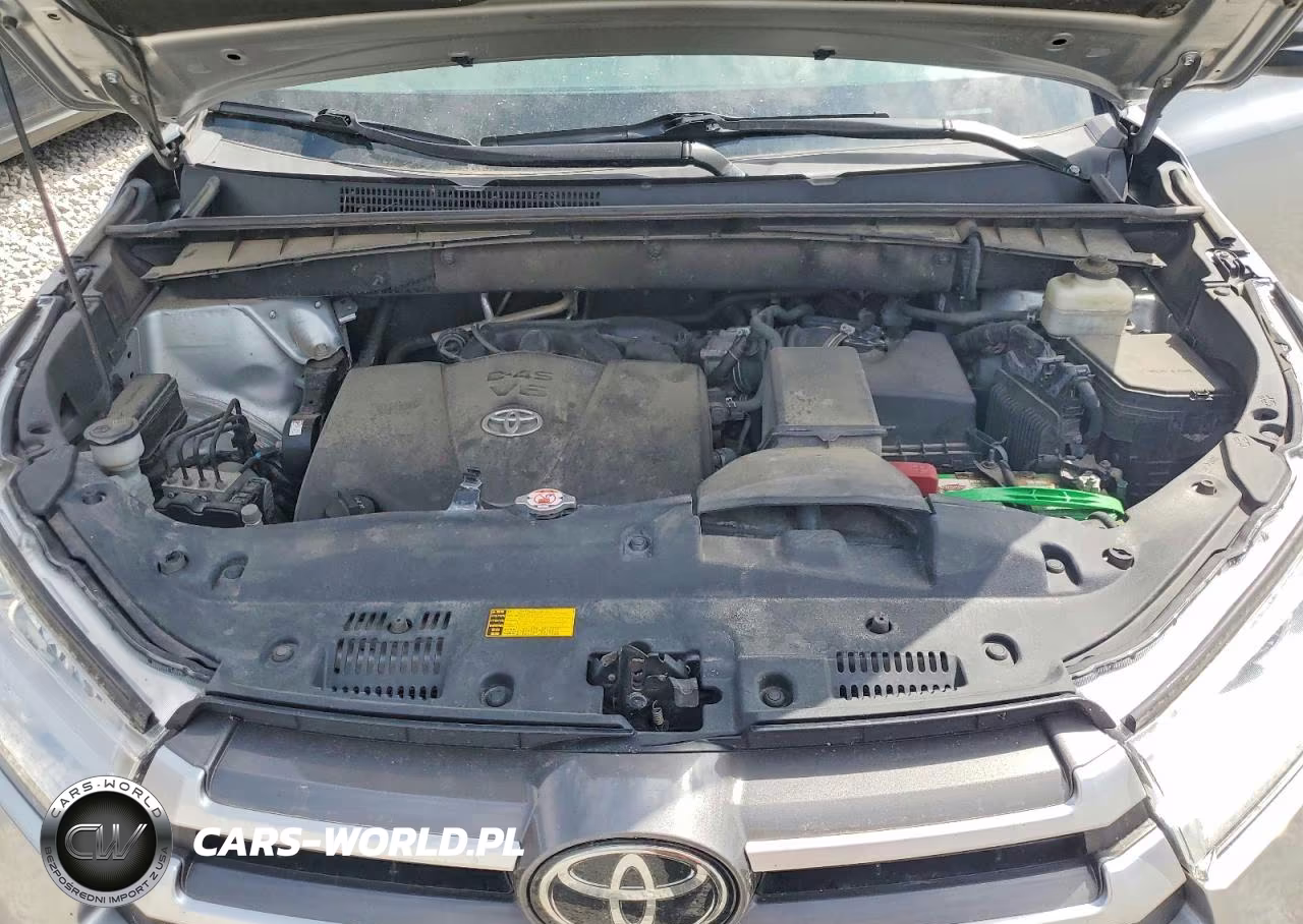 2018 Toyota Highlander Le Plus VIN:5TDBZRFH6JS880426 - 12