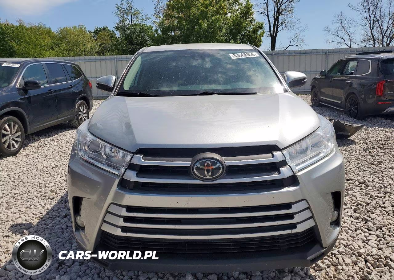 2018 Toyota Highlander Le Plus VIN:5TDBZRFH6JS880426 - 5