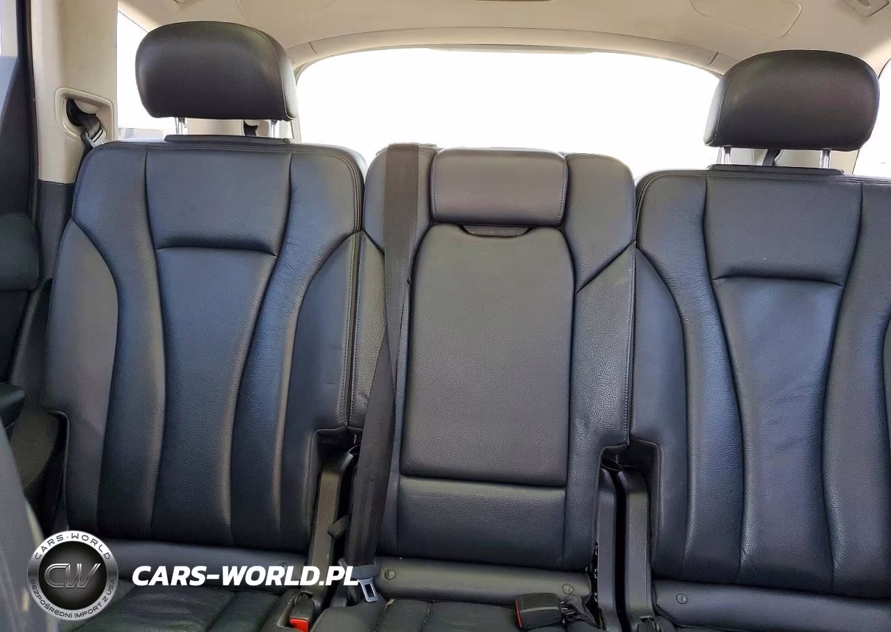 2018 Audi Q7 Premium Plus VIN:WA1LHAF73JD040402 - 10