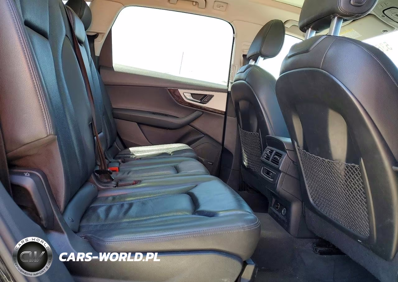2018 Audi Q7 Premium Plus VIN:WA1LHAF73JD040402 - 11