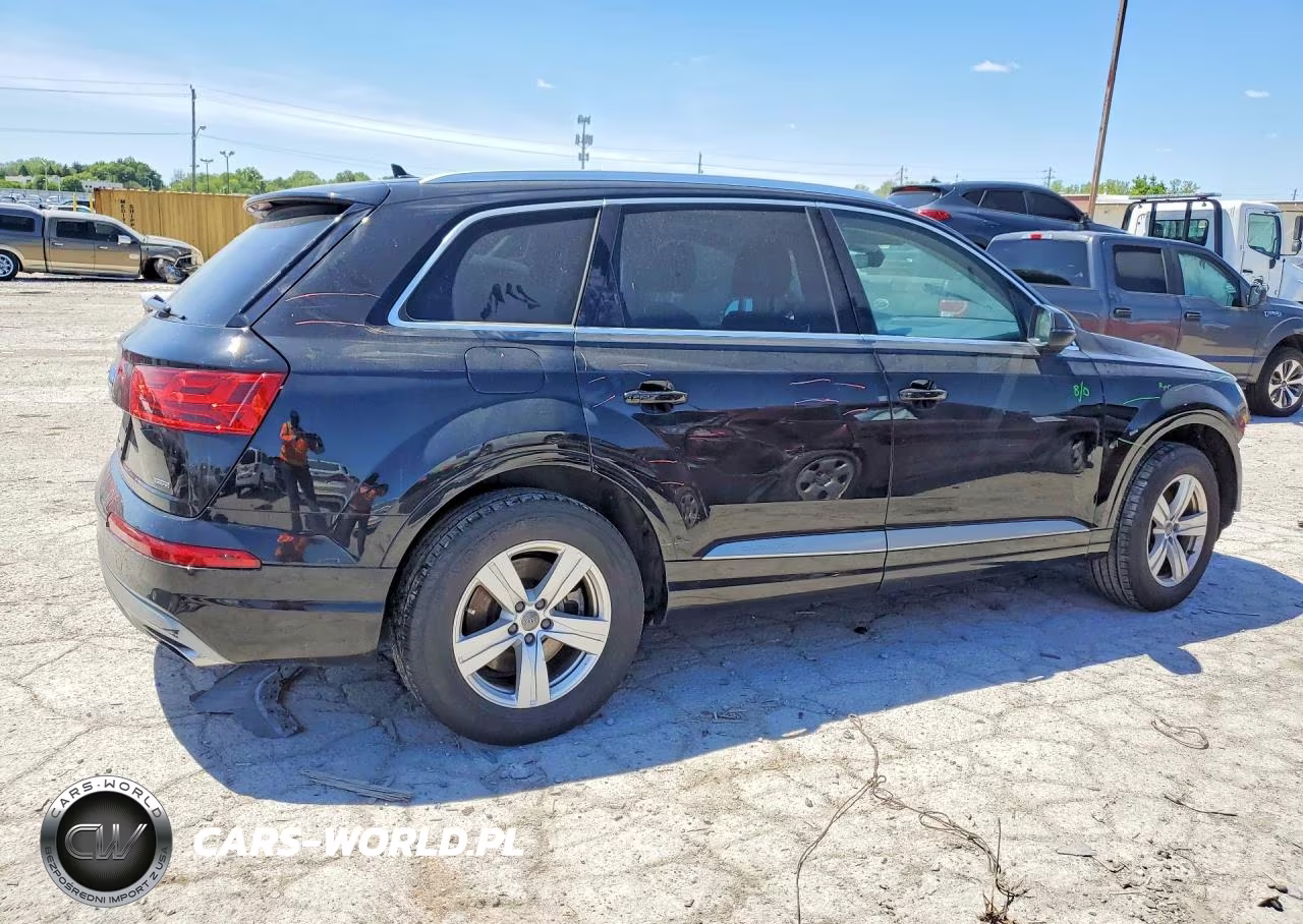 2018 Audi Q7 Premium Plus VIN:WA1LHAF73JD040402 - 3