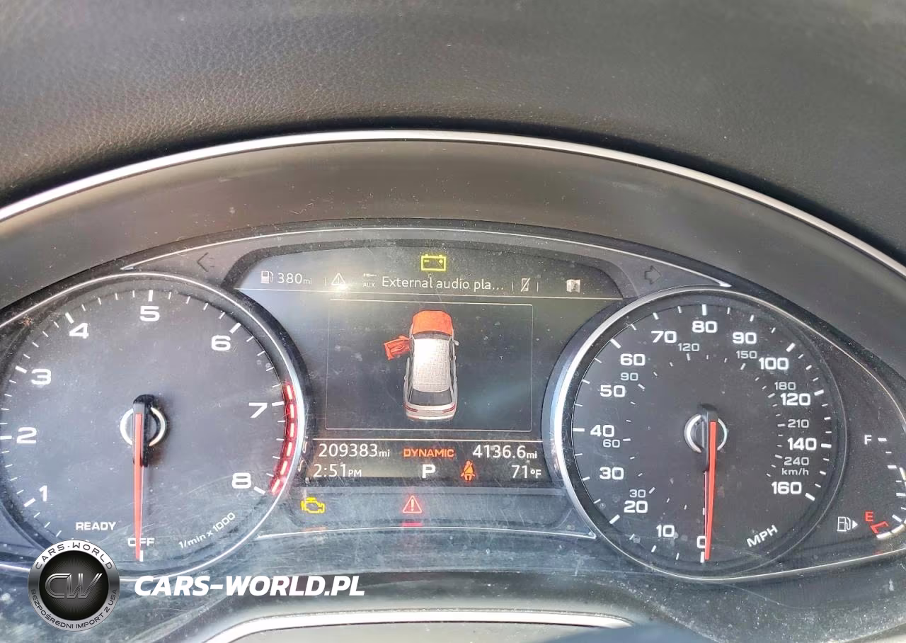 2018 Audi Q7 Premium Plus VIN:WA1LHAF73JD040402 - 9