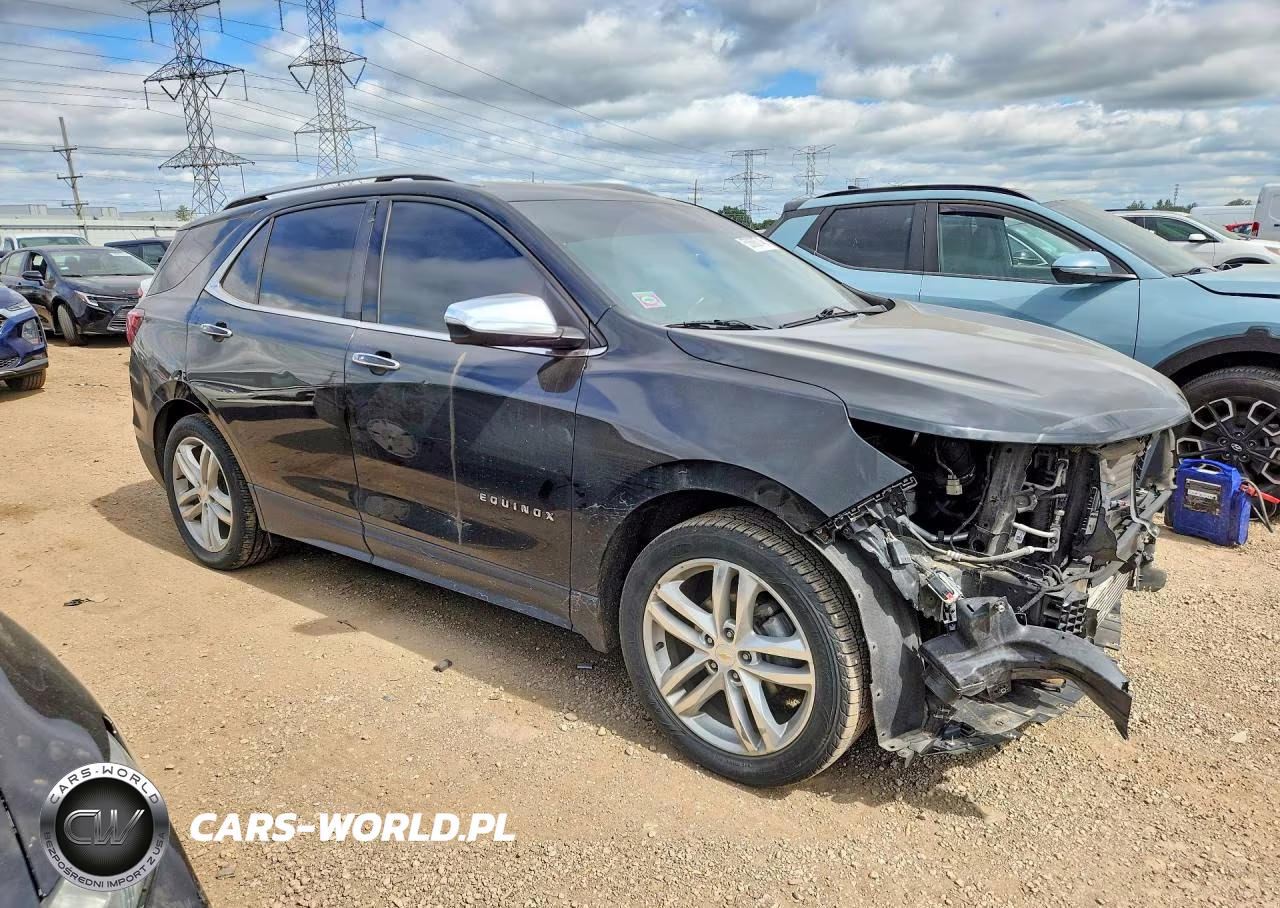 2018 Chevrolet Equinox Premier VIN:2GNAXMEV5J6243072 - 4