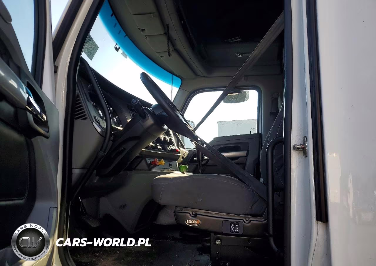 2020 Kenworth T680 Semi Truck VIN:1XKYD49X4LJ355447 - 7