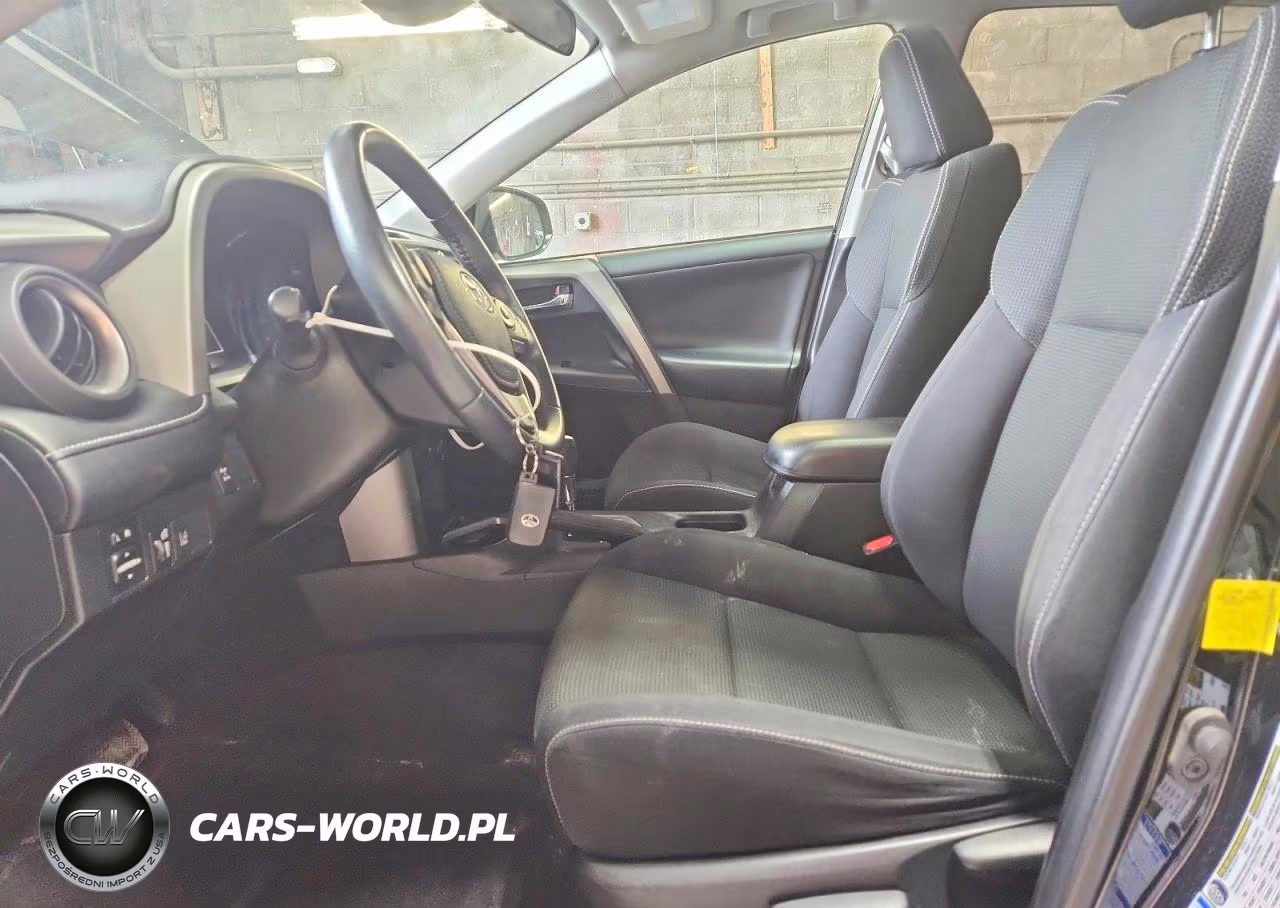 2017 Toyota Rav4 Xle VIN:2T3RFREV2HW692879 - 7