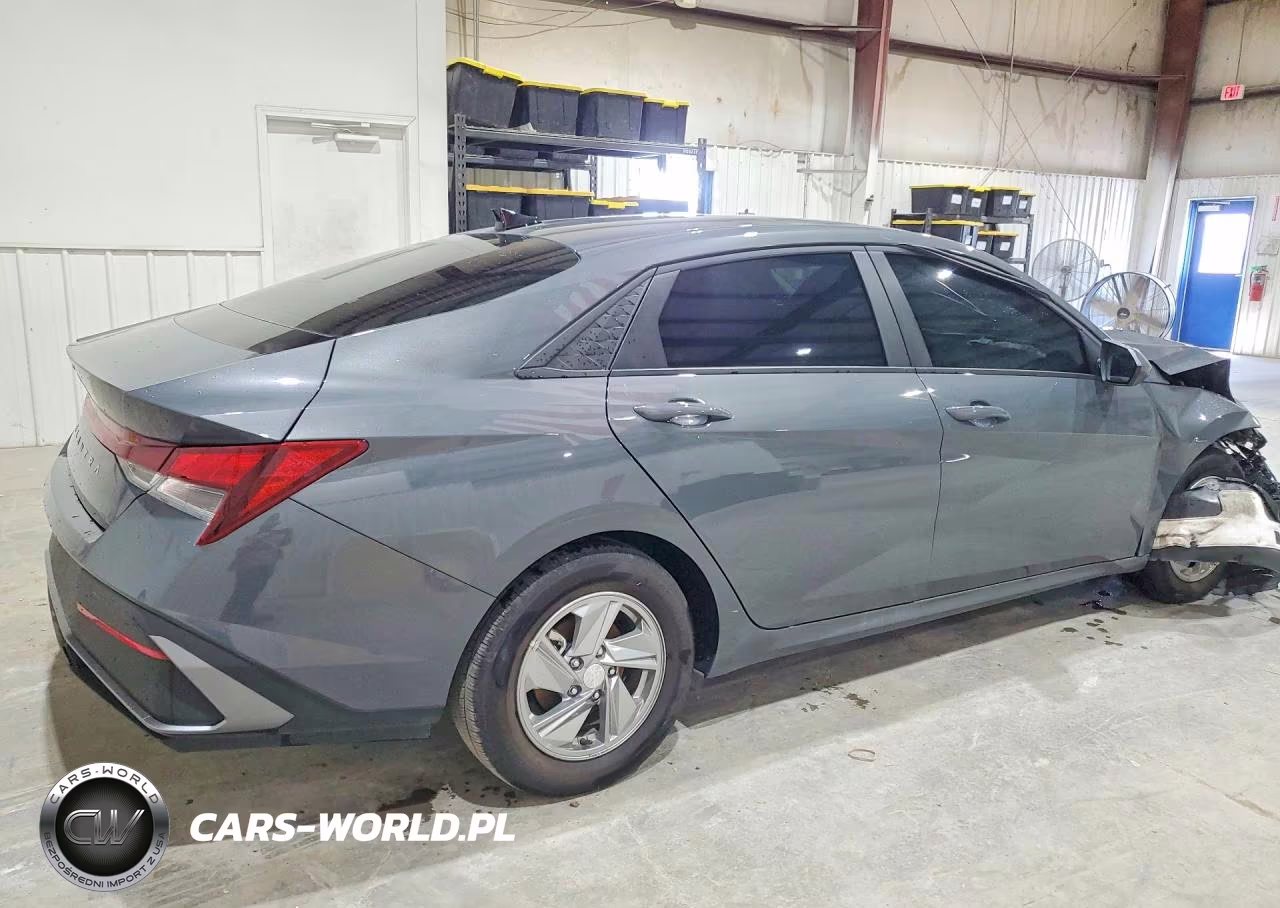 2026 Hyundai Elantra Se VIN:KMHLL4DGXTU138477 - 3