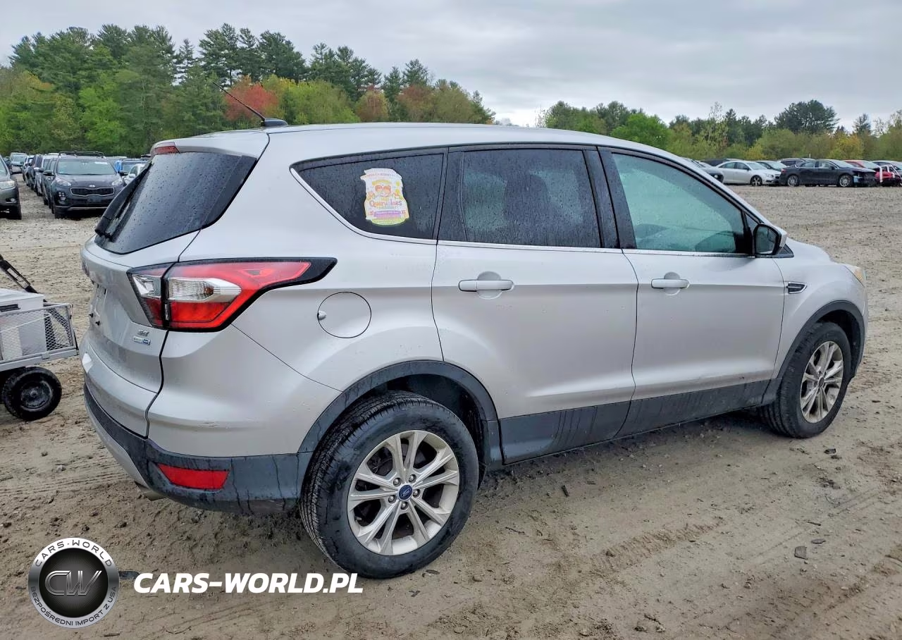 2017 Ford Escape Se VIN:1FMCU9GD4HUC36701 - 3
