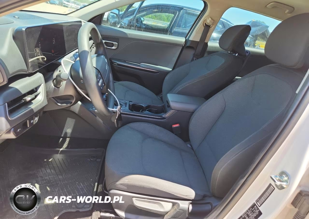 2025 Kia K4 Lx VIN:3KPFT4DE3SE133022 - 7