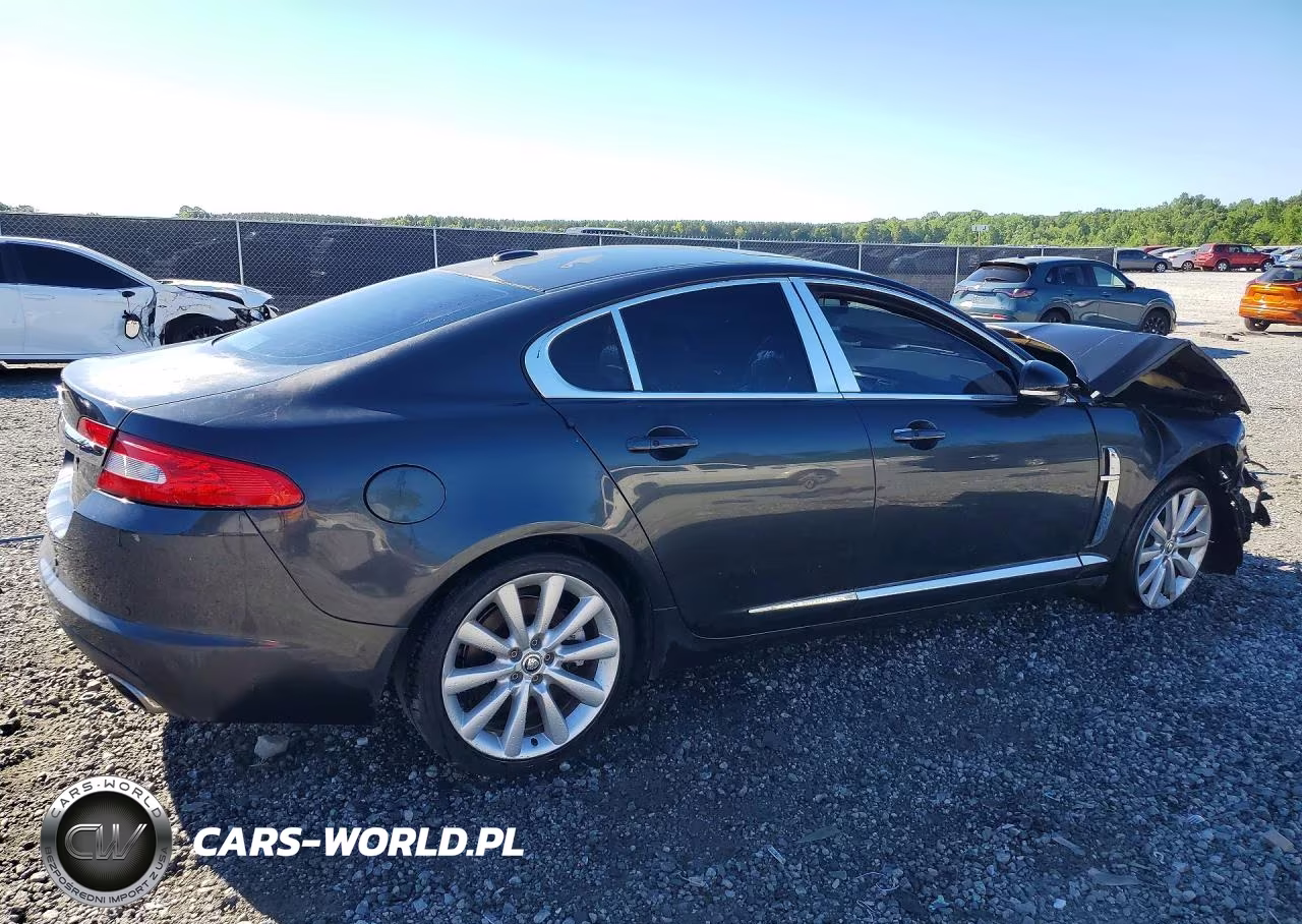 2011 Jaguar Xf Premium VIN:SAJWA0GB2BLR95544 - 3
